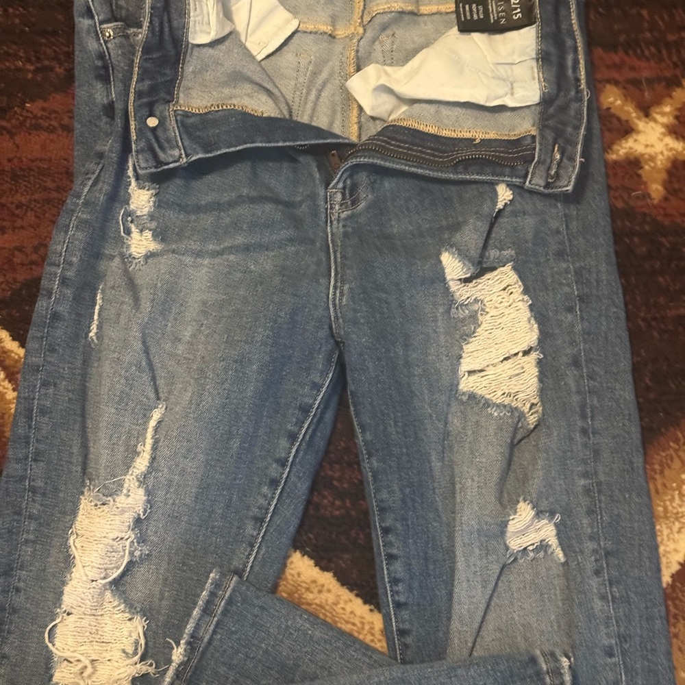 Stylish Distressed Blue Skinny Jeans